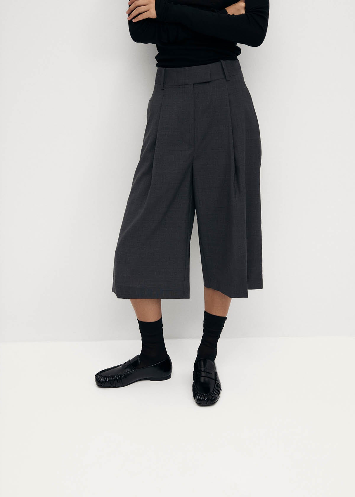 Aven Black Leather Loafers - Image 2