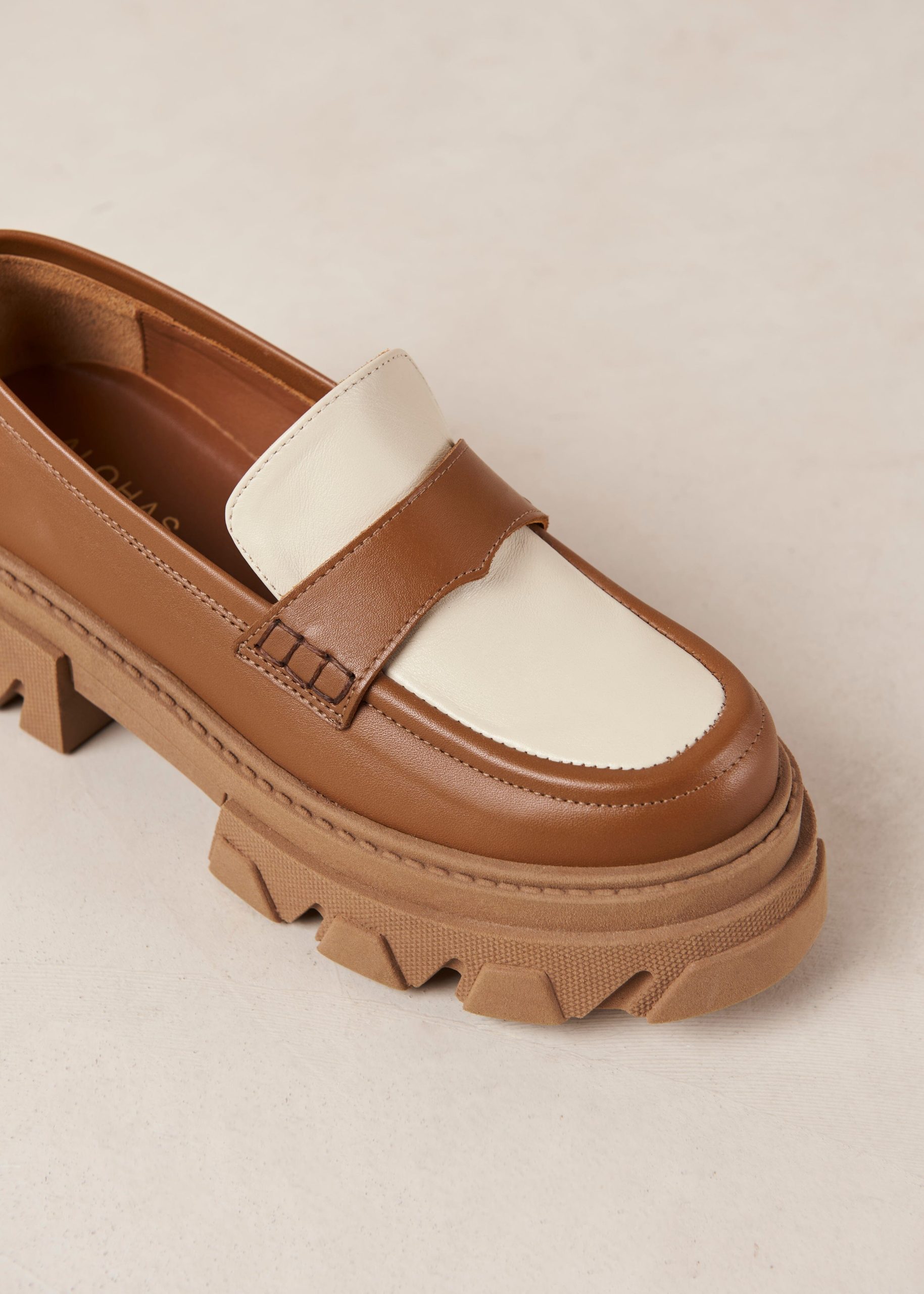 Trailblazer Bicolor Tan Cream Leather Loafers - Image 7