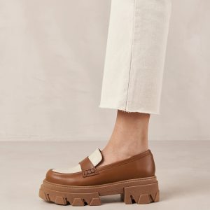 Trailblazer Bicolor Tan Cream Leather Loafers